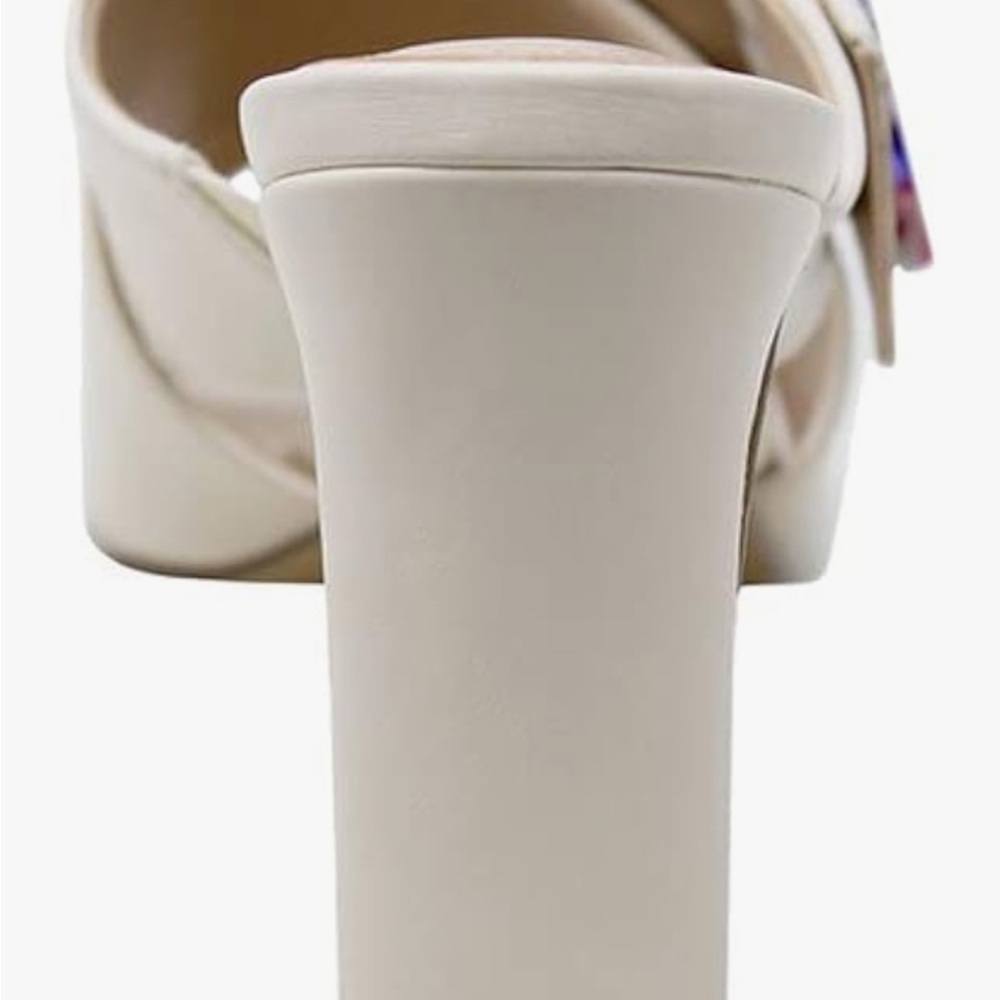 Charles David Cream Heels for Chic Elegance - Picture 2 of 12